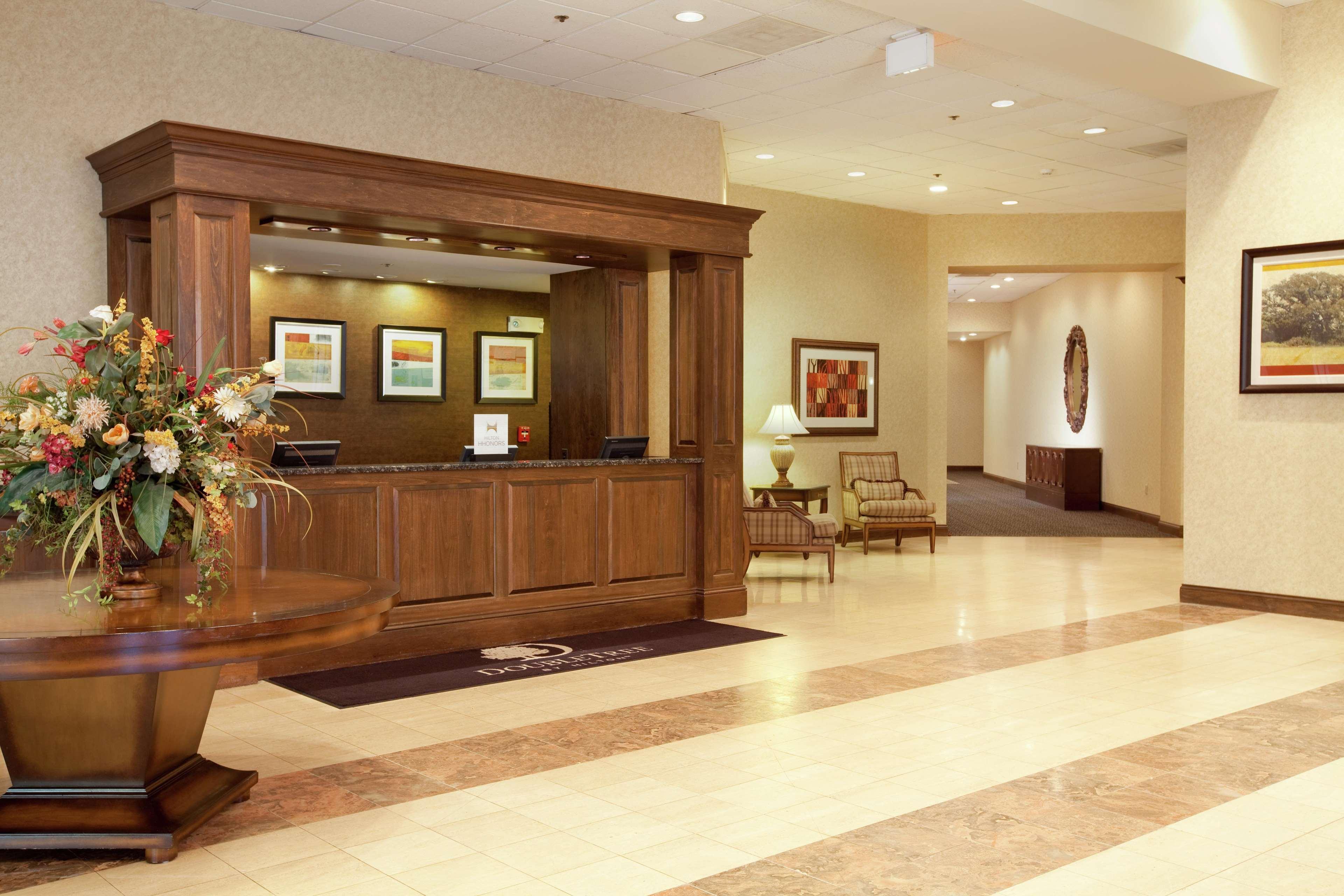 Отель Doubletree By Hilton Boston-Милфорд Интерьер фото