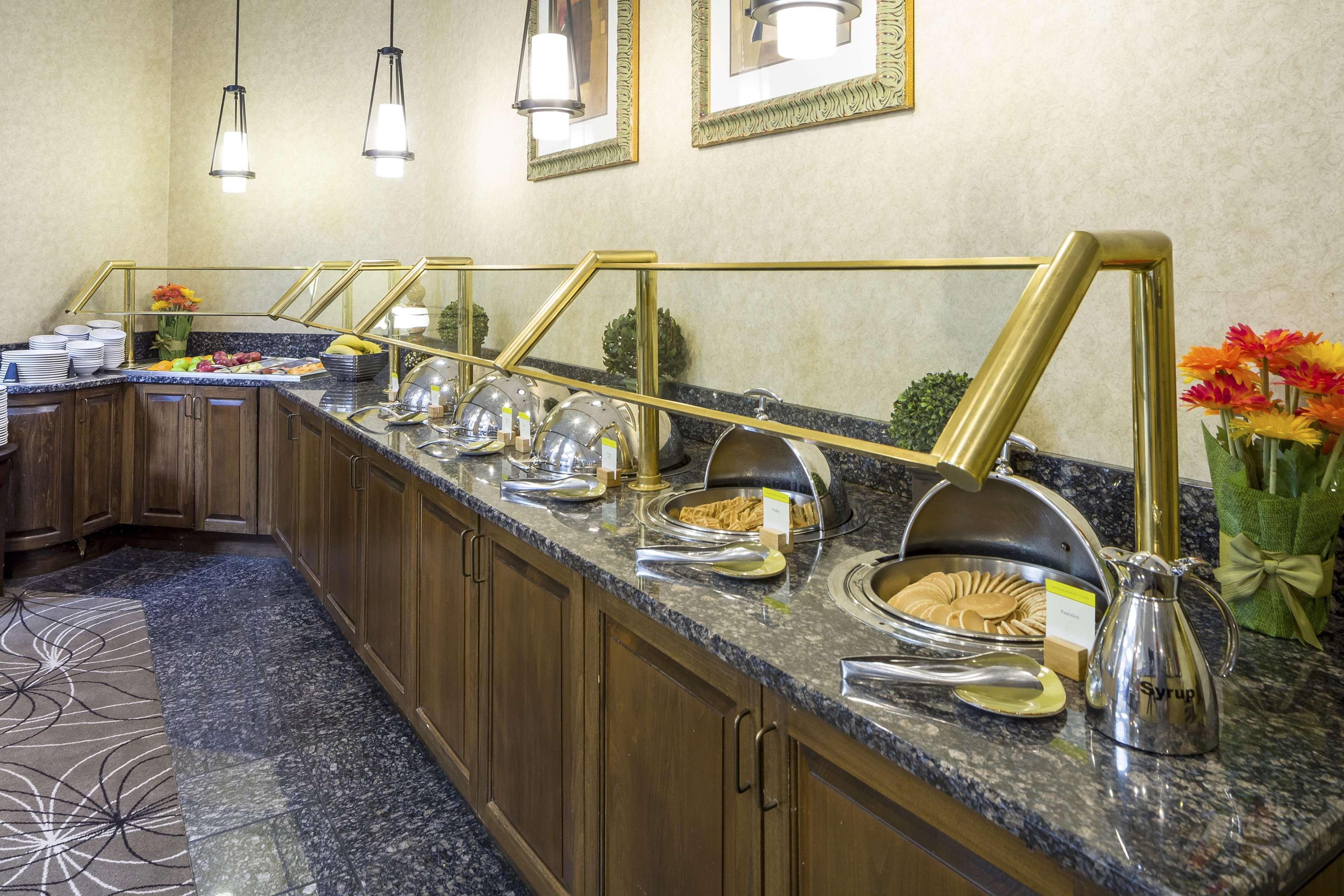 Отель Doubletree By Hilton Boston-Милфорд Экстерьер фото