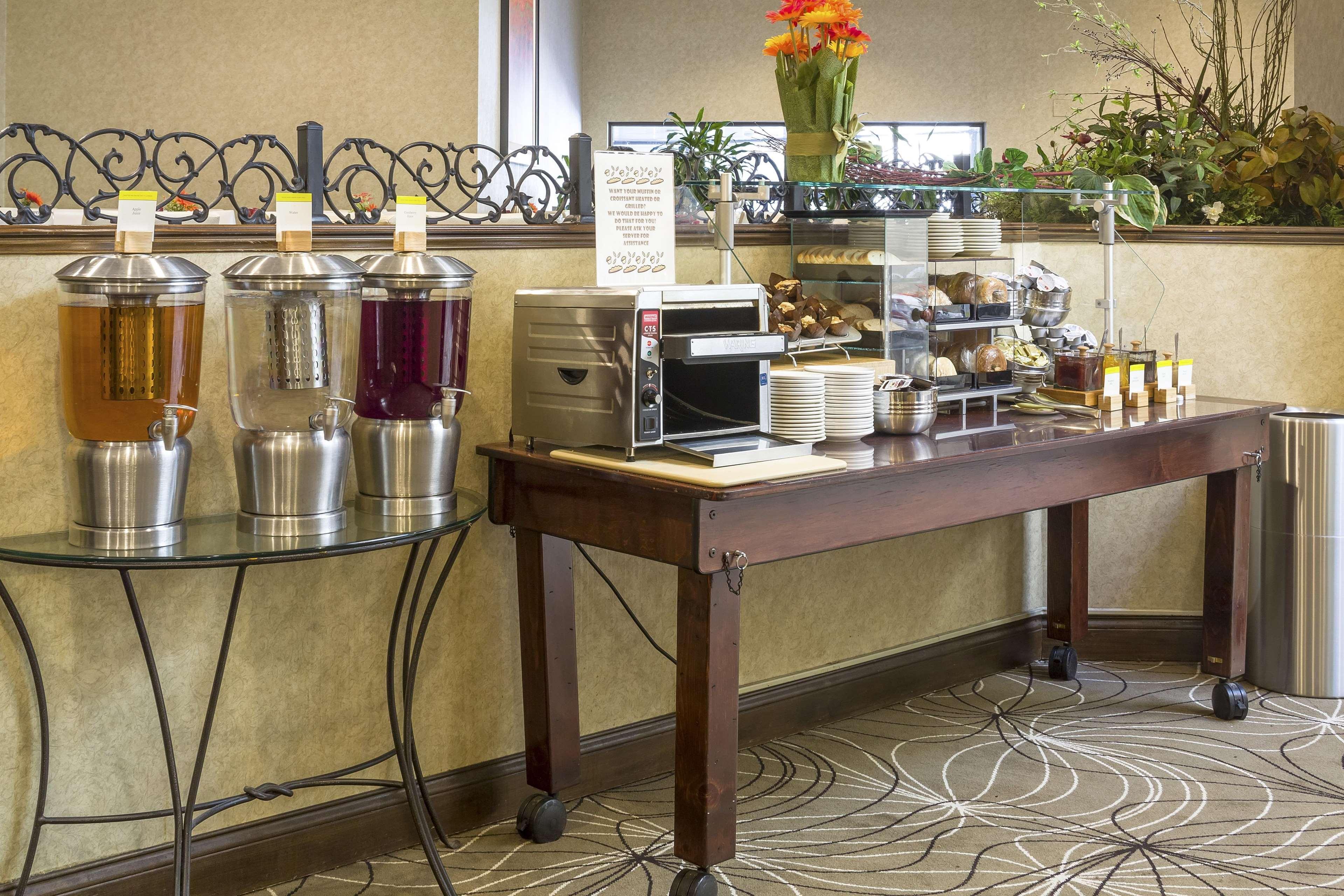 Отель Doubletree By Hilton Boston-Милфорд Экстерьер фото