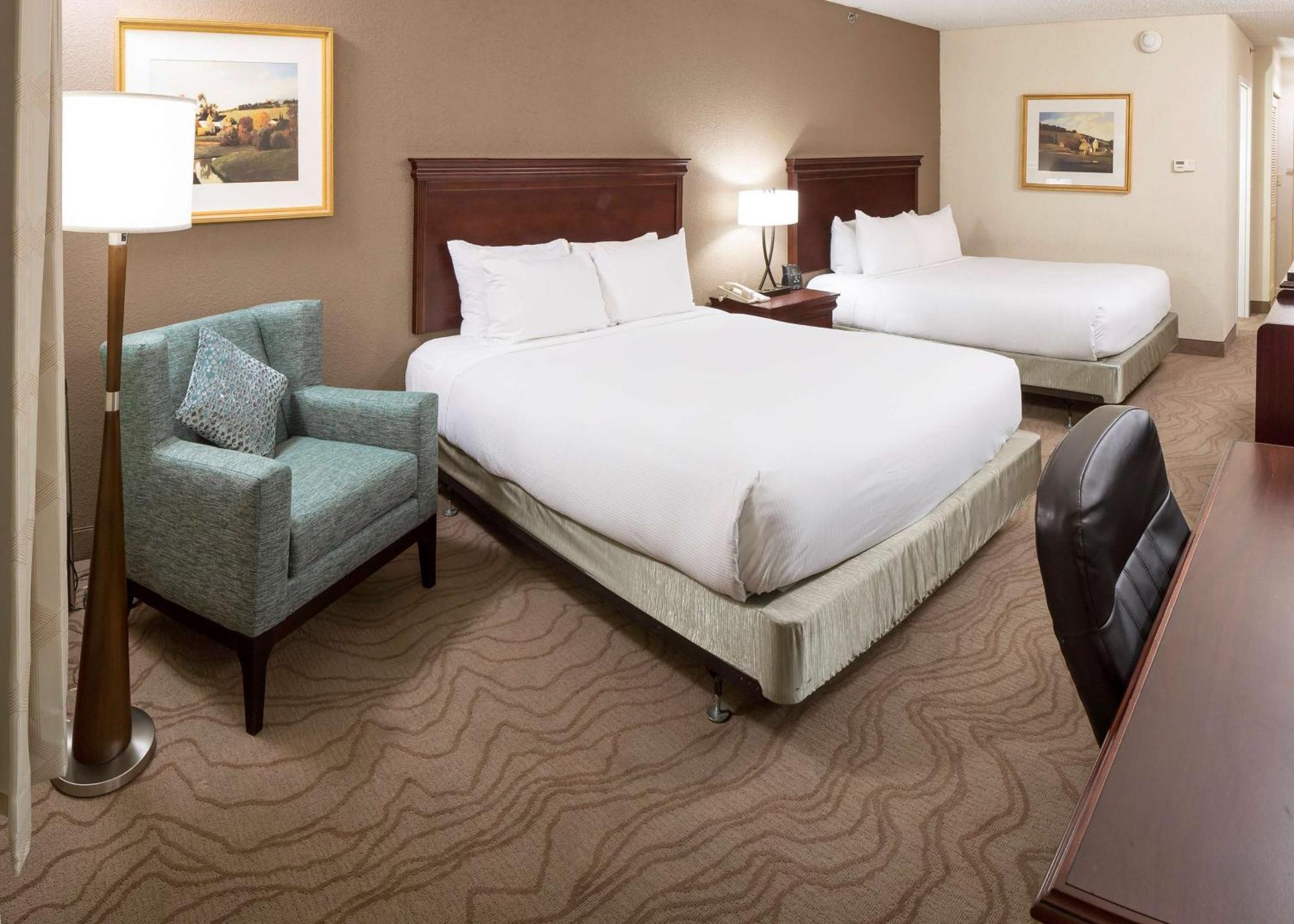 Отель Doubletree By Hilton Boston-Милфорд Экстерьер фото