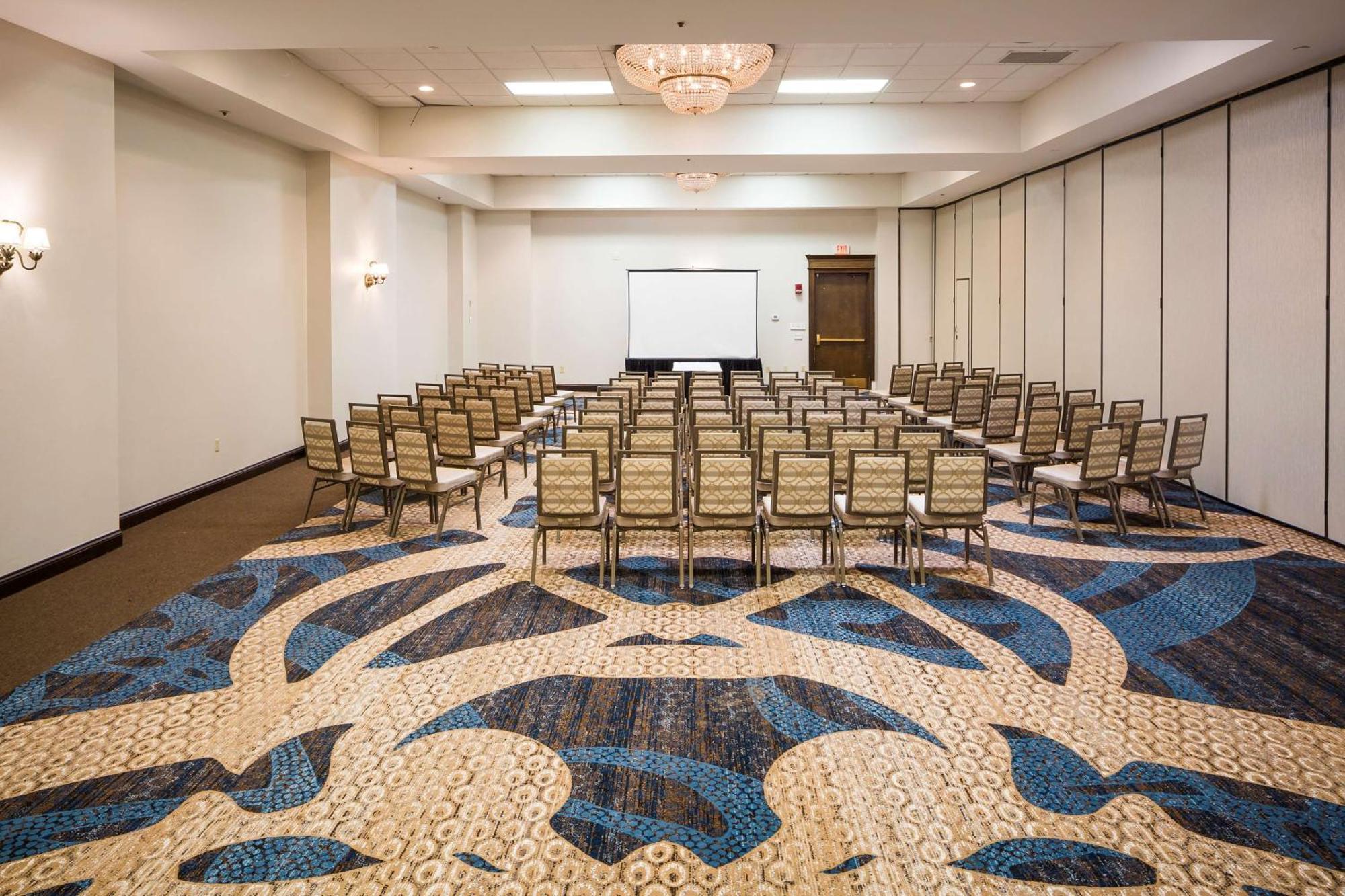 Отель Doubletree By Hilton Boston-Милфорд Экстерьер фото
