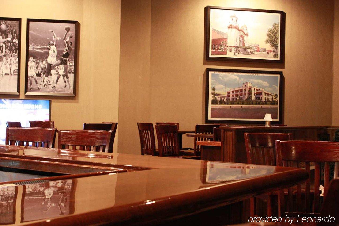 Отель Doubletree By Hilton Boston-Милфорд Ресторан фото