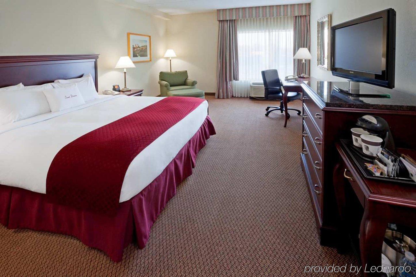 Отель Doubletree By Hilton Boston-Милфорд Экстерьер фото